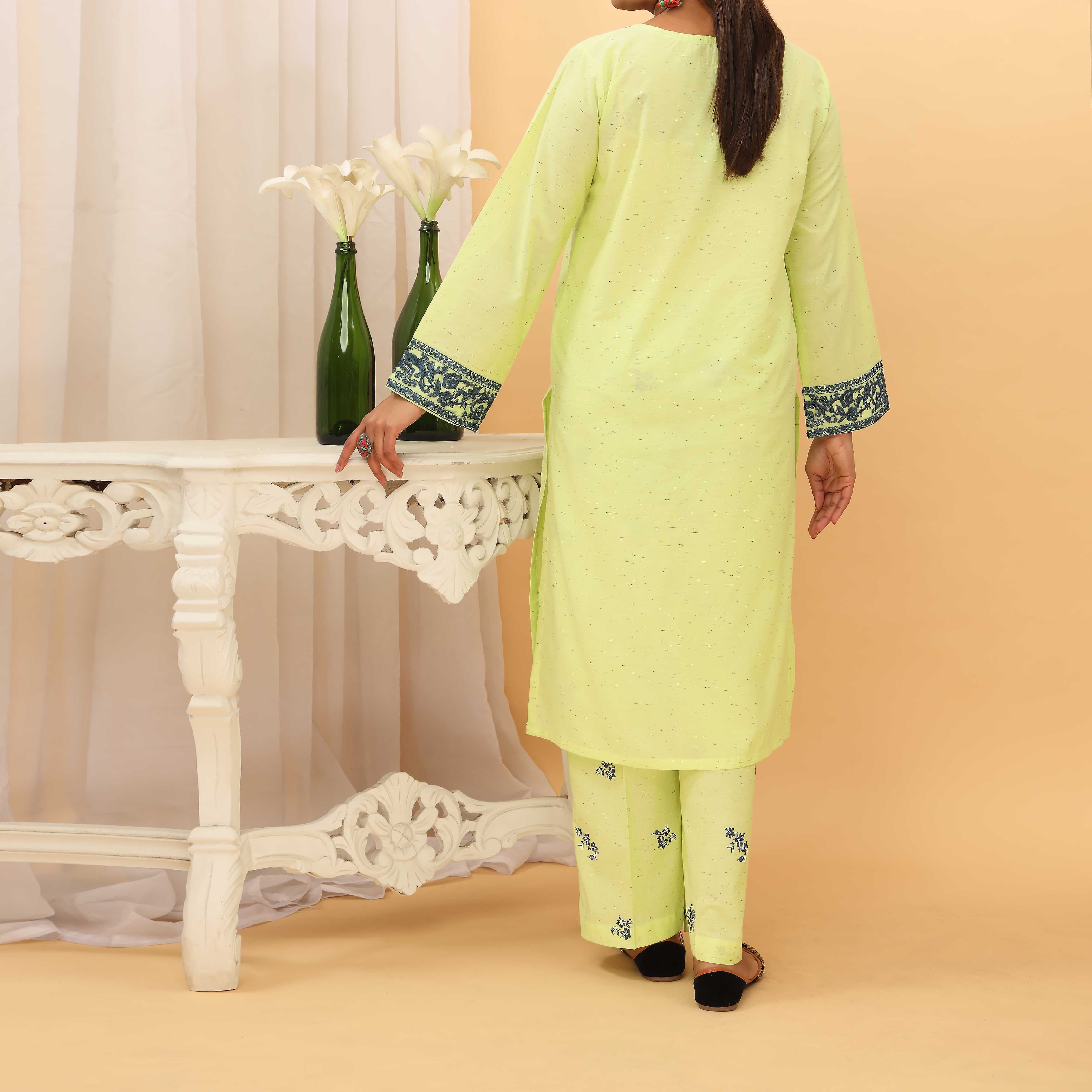 2PC- Yarn Dyed Embroiderd Karandi Suit PS5197 - Image 3