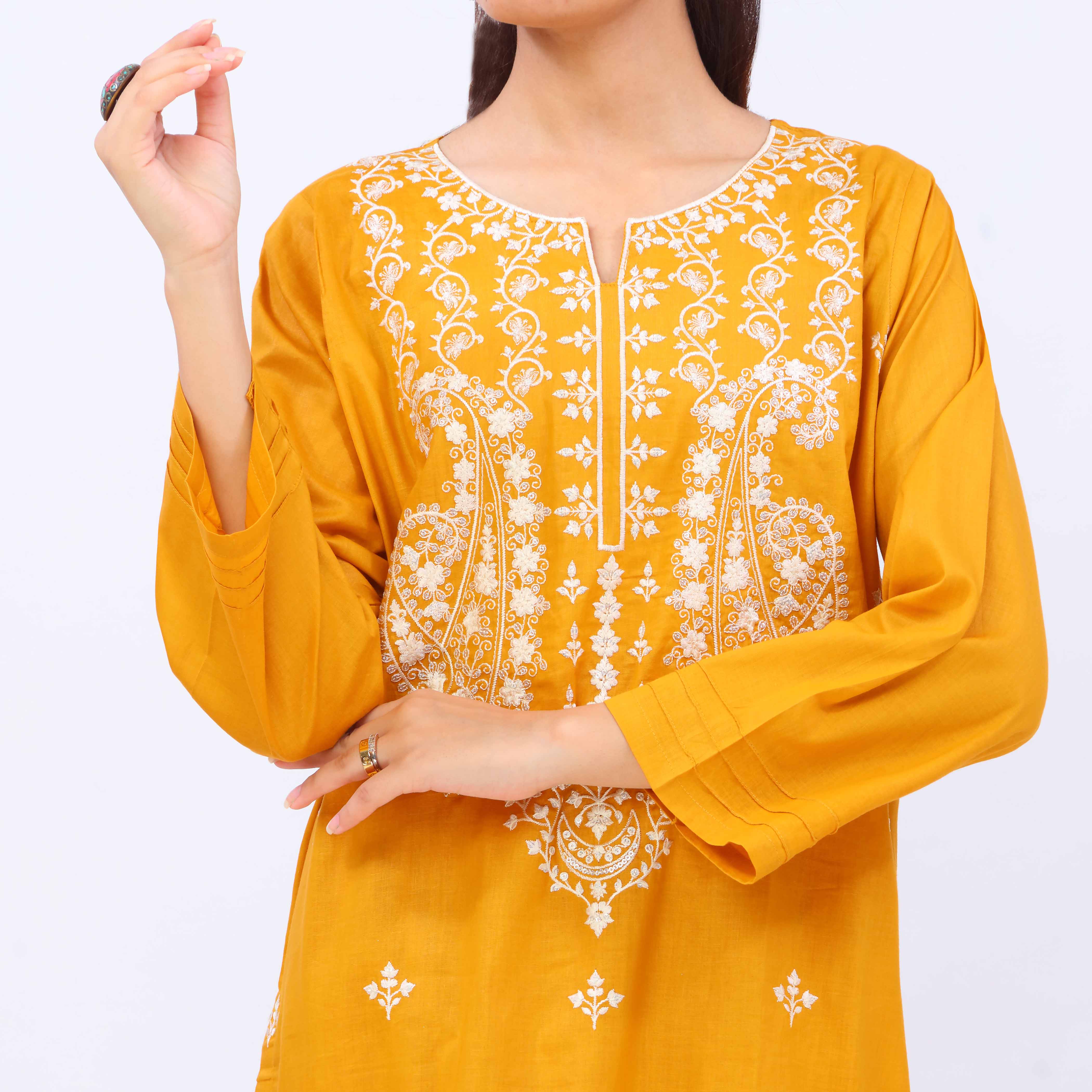 3 PC- Embroidered Cambric Suit PS5445 - Image 2