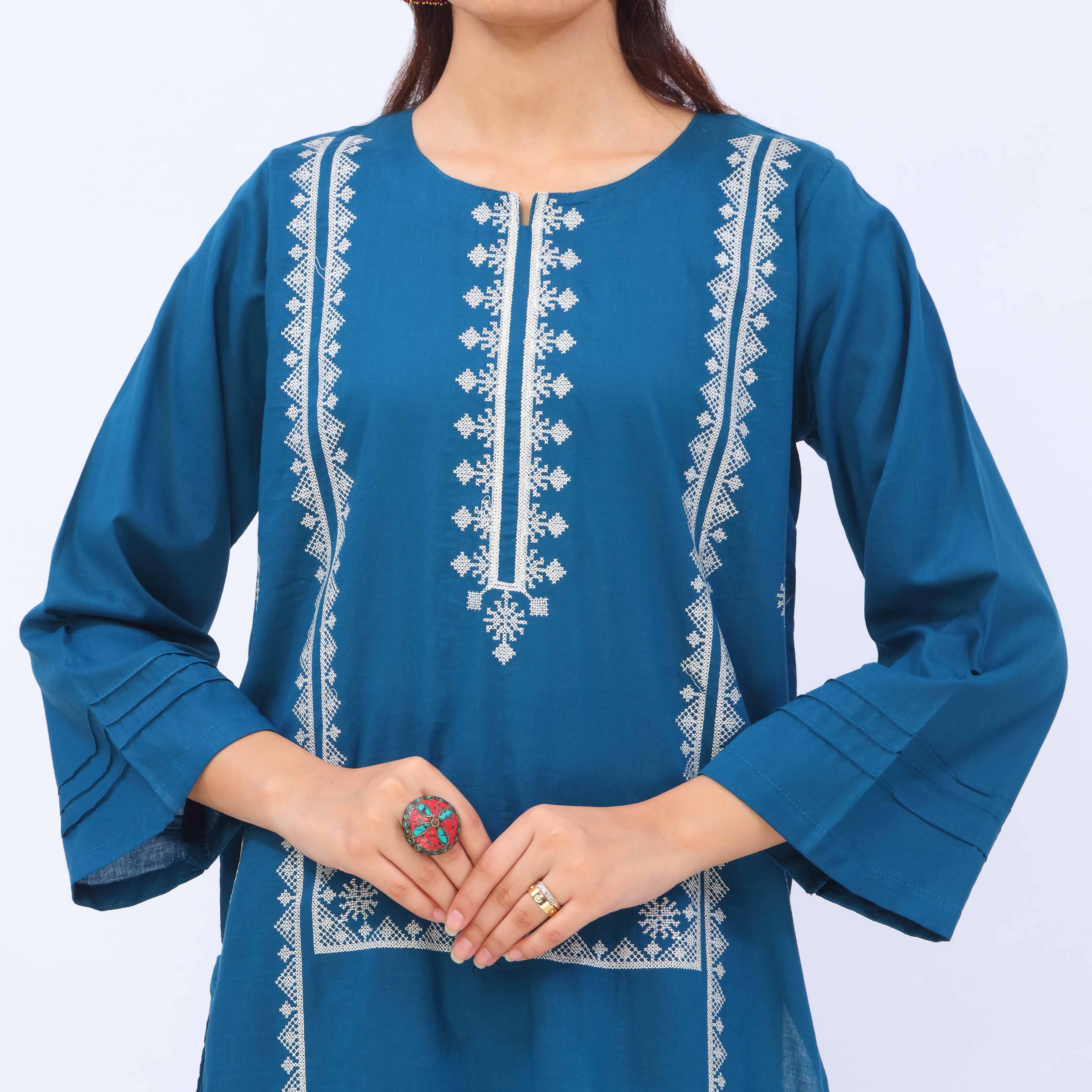 3 PC- Embroidered Cambric Suit PS5449 - Image 3