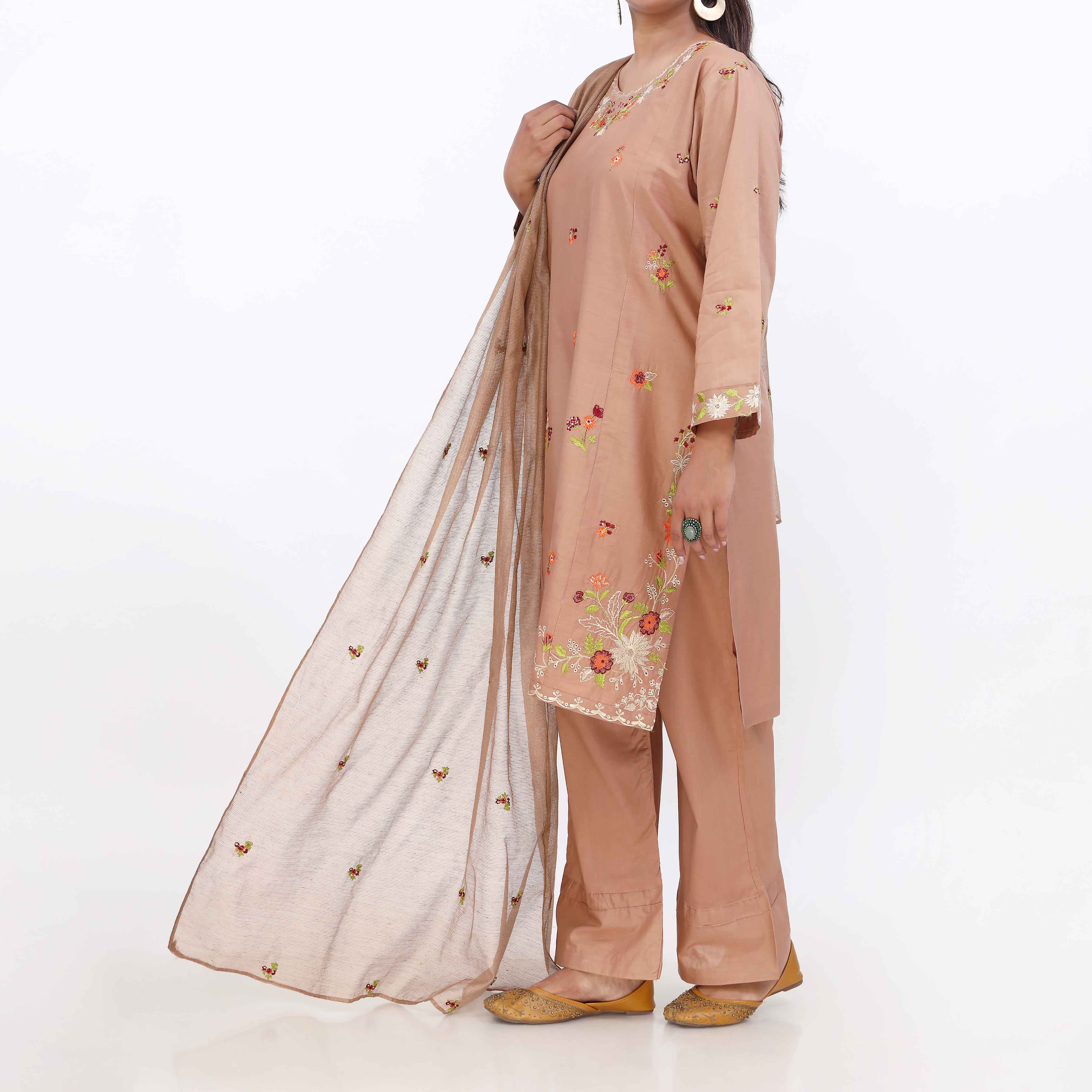 3PC- Cotton Cambric Embroiderd Suit PS5498 - Image 3