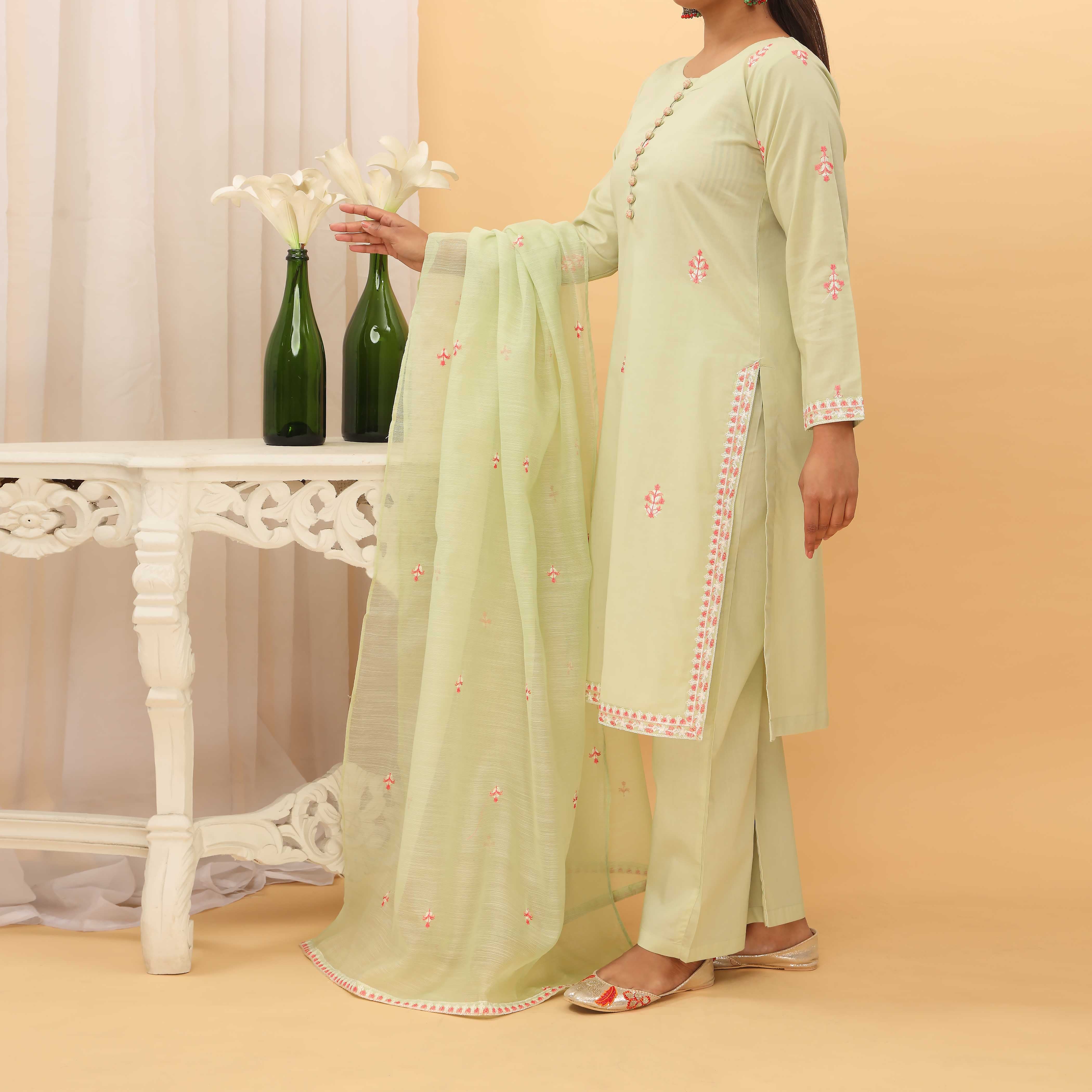 3PC- Embroidered Cambric Suit PS5147 - Image 2