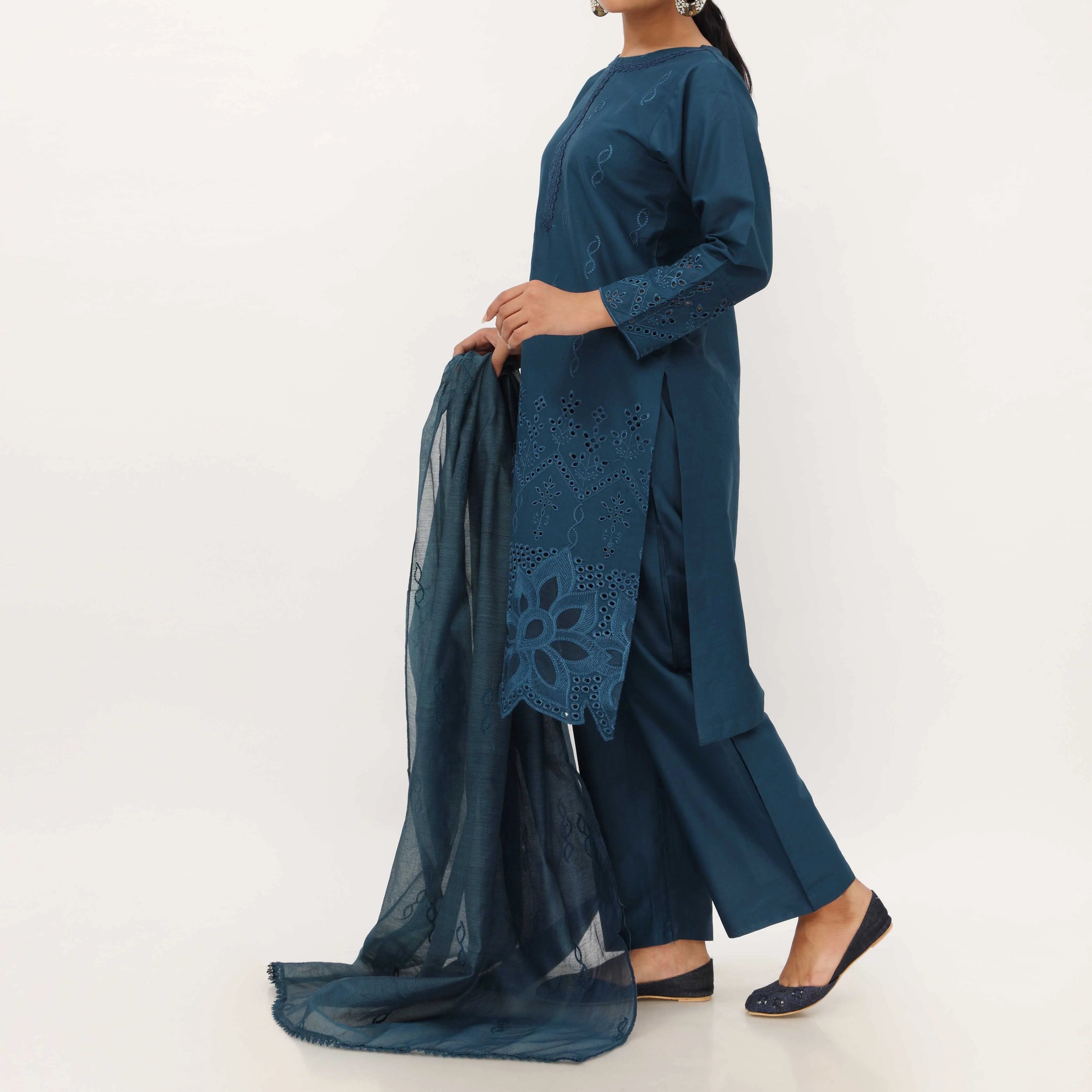 3PC- Embroidered Cambric Suit PS5205 - Image 3