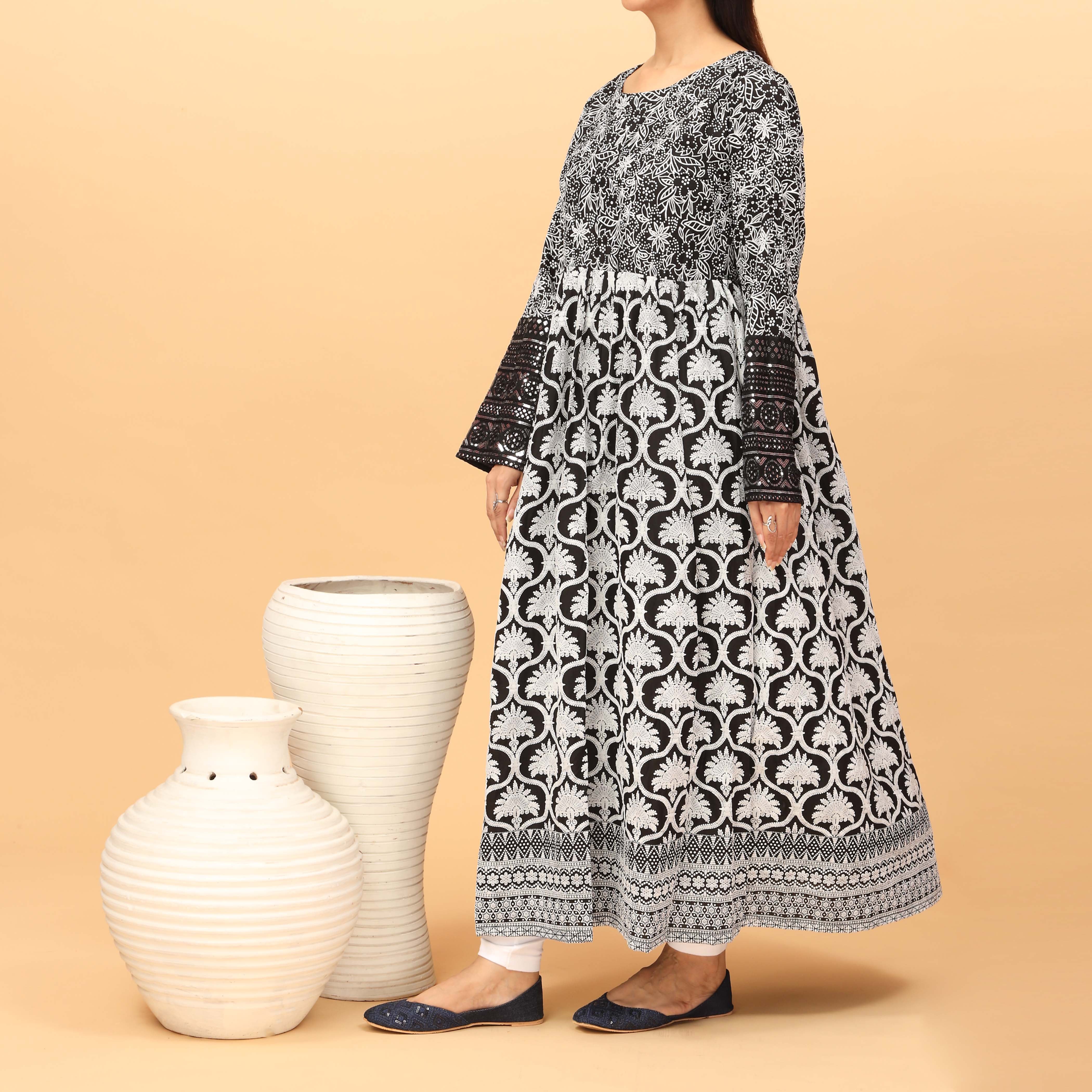 1PC-Embroidered Cambric Shirt PS4002 - Image 2