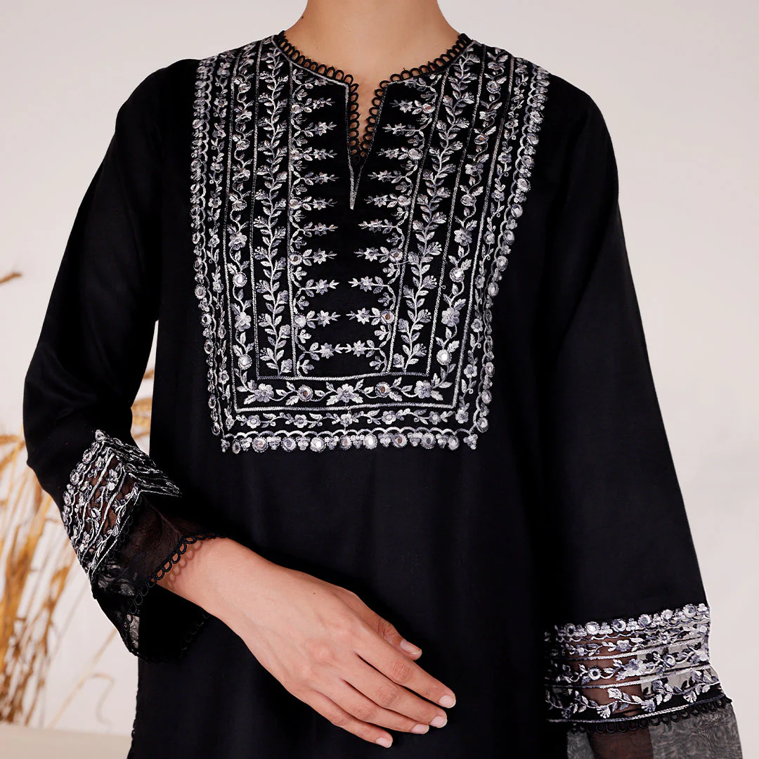 2PC- Embroidered Cambric Suit PS4322 - Image 2