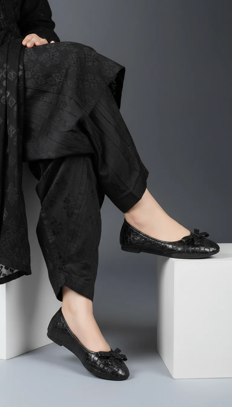 Black Casual Pumps For Women WN1381 - Image 3