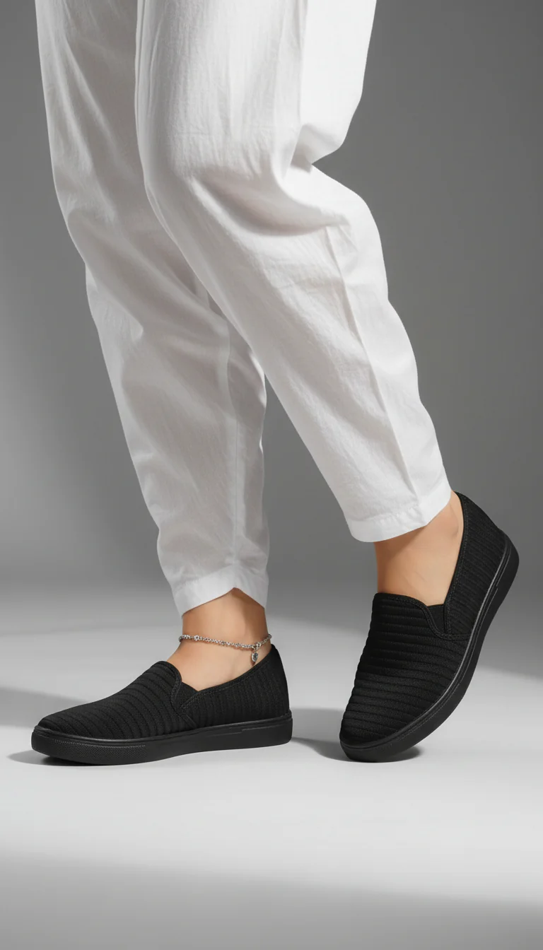 Black Casual Sneaker WN6204 - Image 3