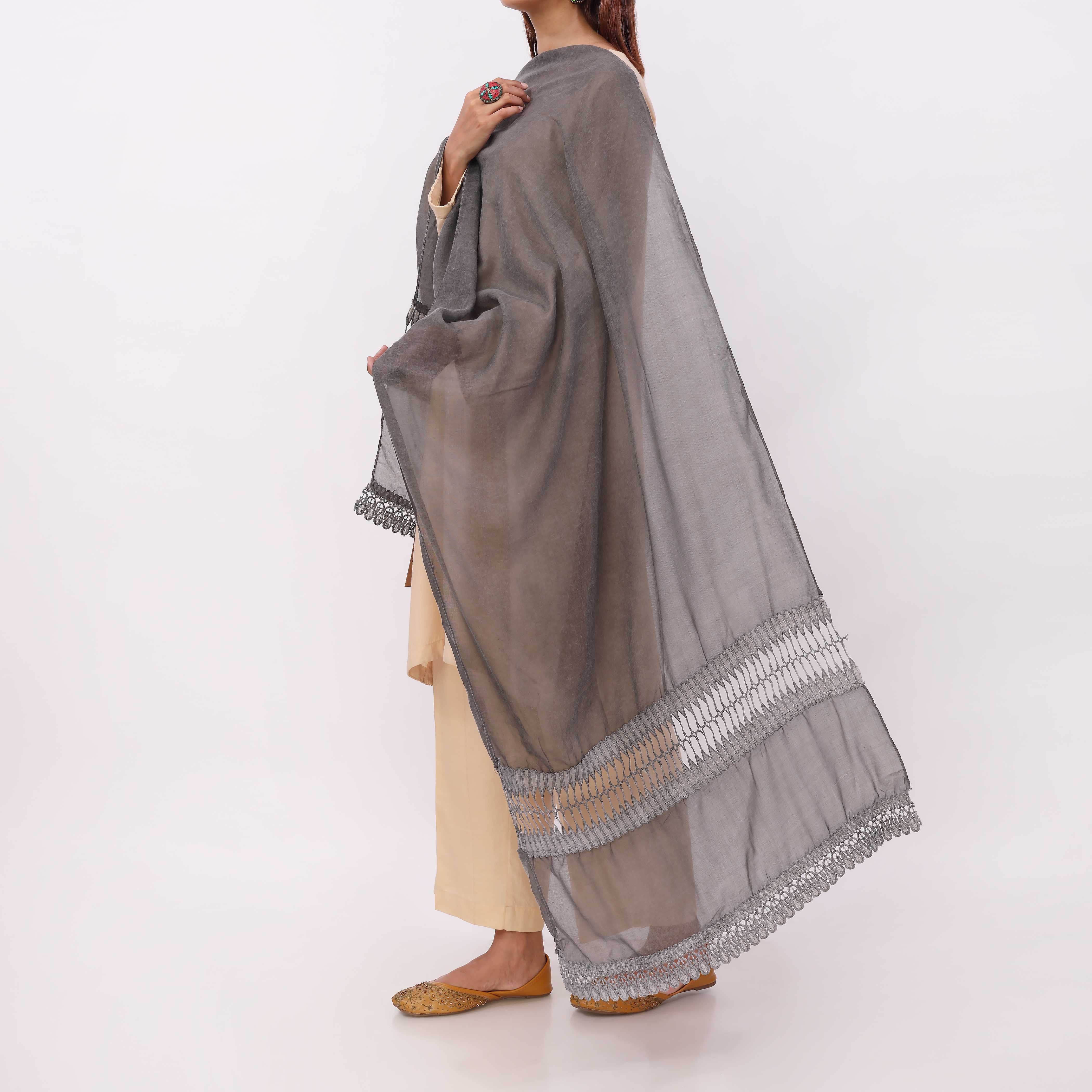Black Embroidered Stole PD5323 - Image 4