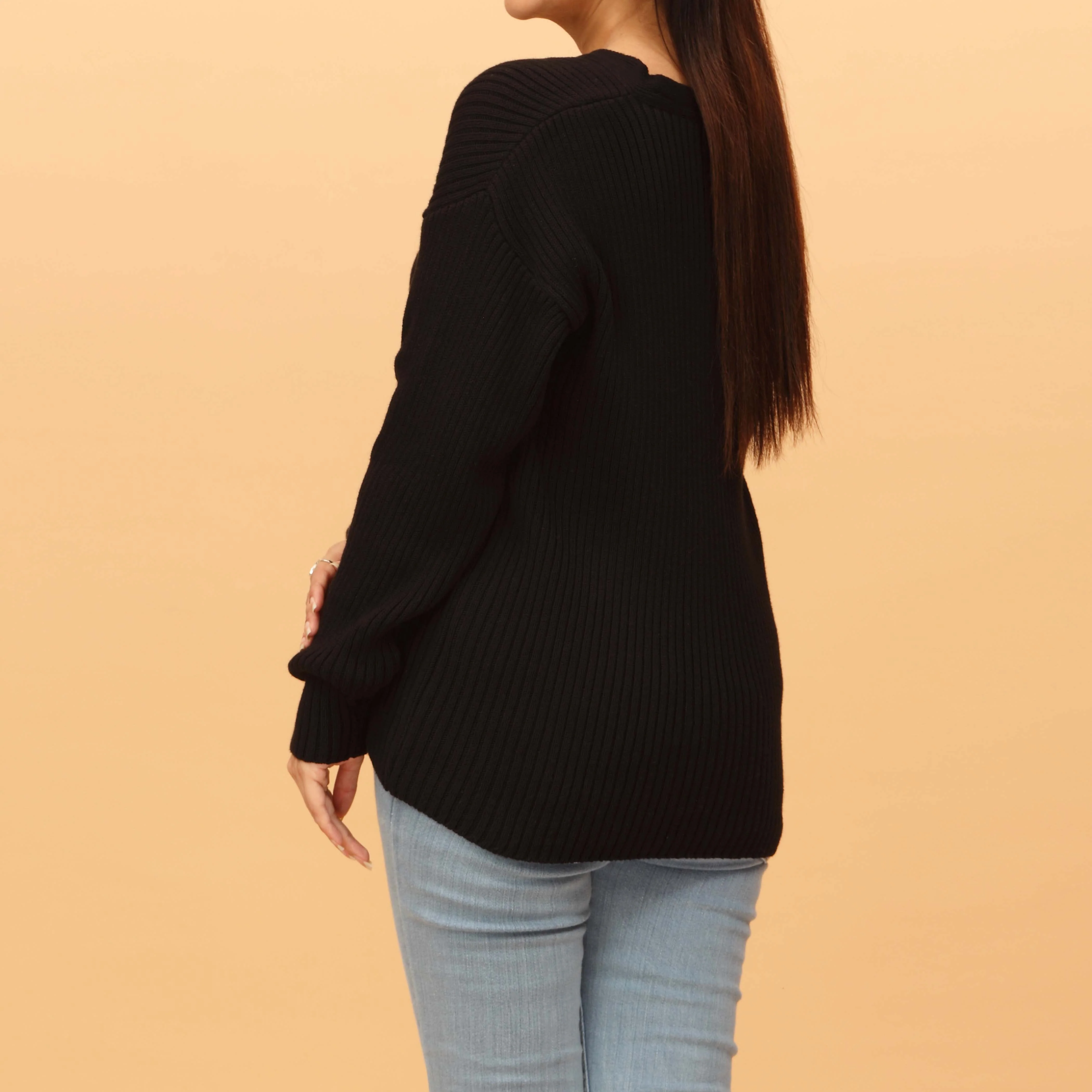Black Plain Knitted Sweater with Pockets PW4818 - Image 3
