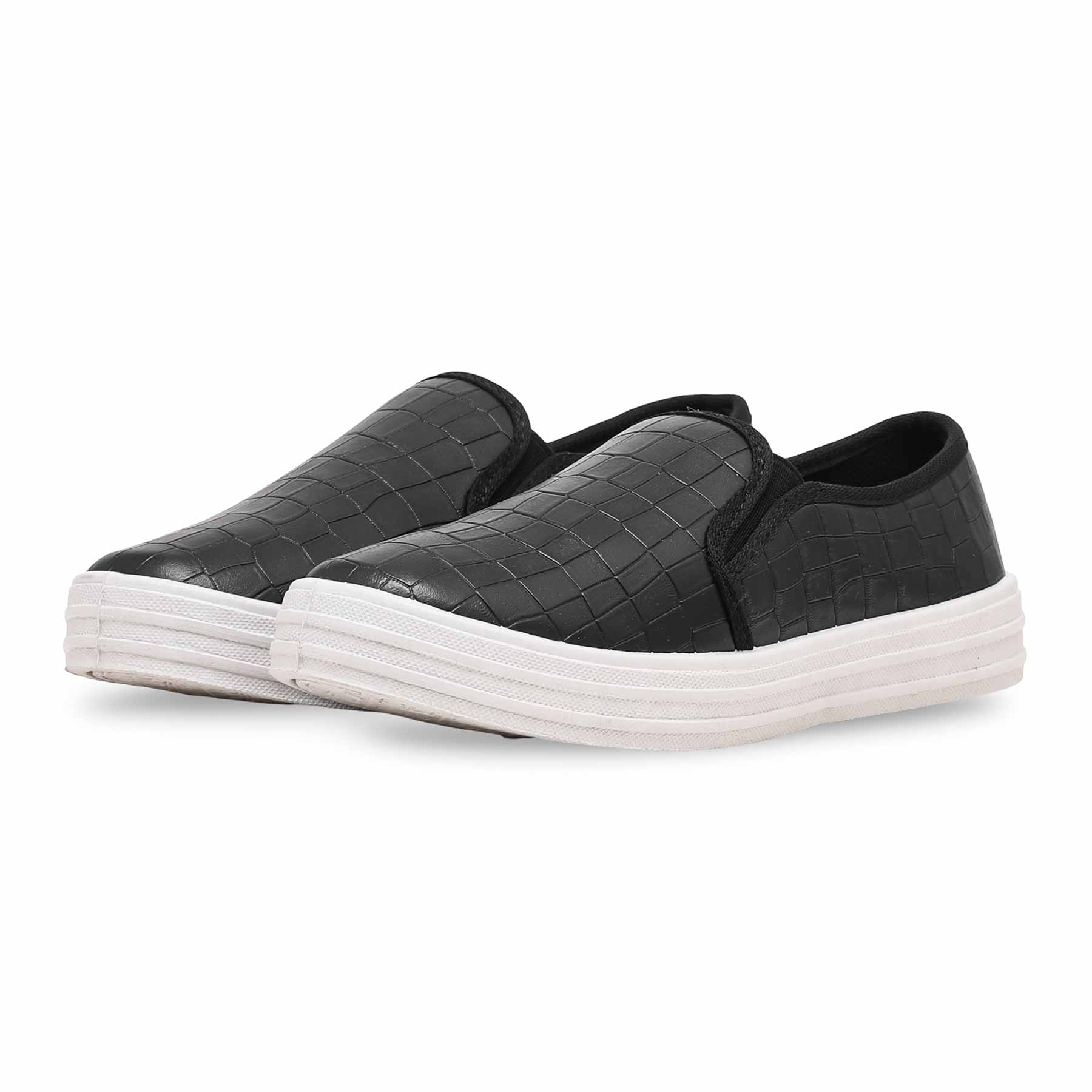 Black Sneaker For Women WN6155 - Image 2