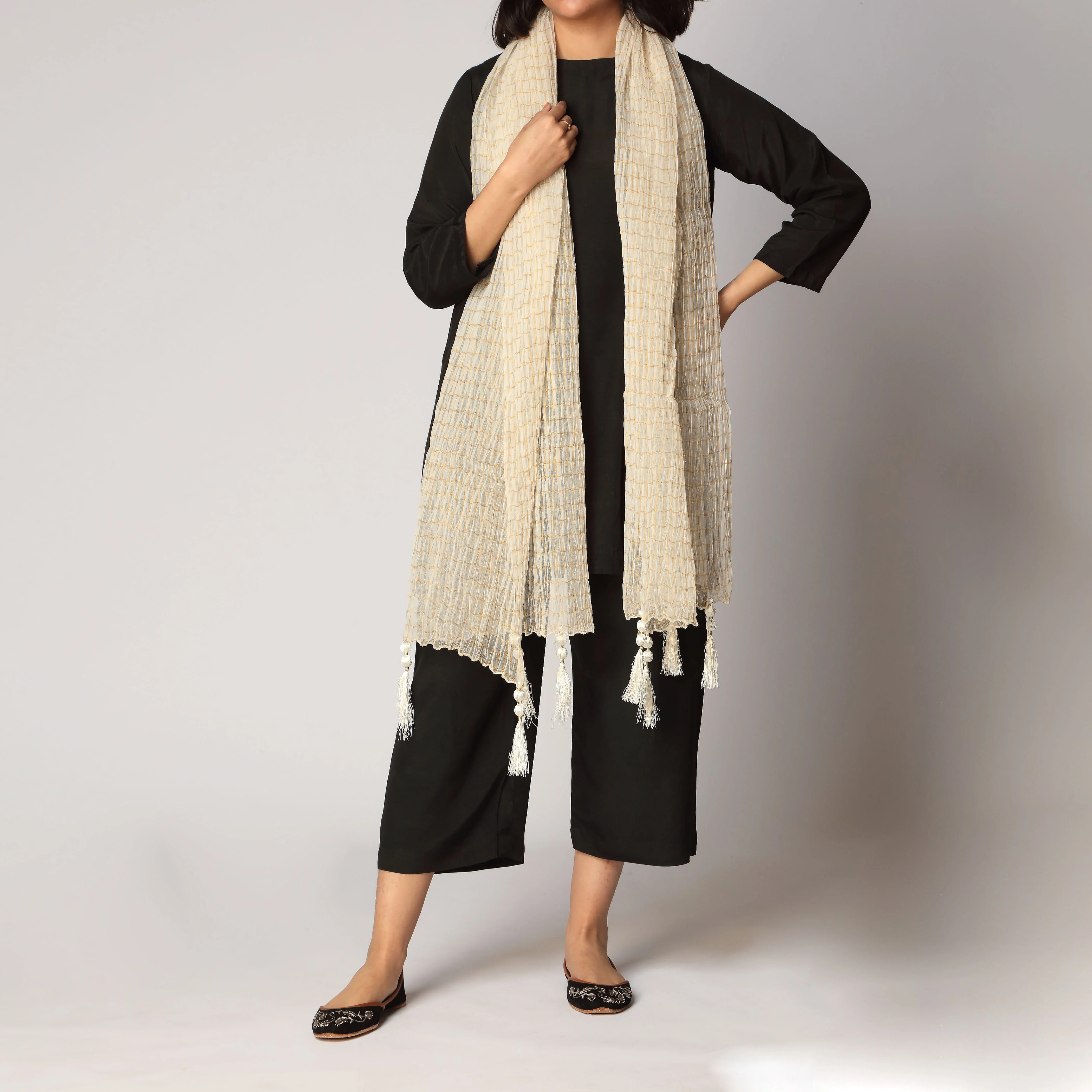 Cream Zari Checkered Stole PS3762 - Image 2