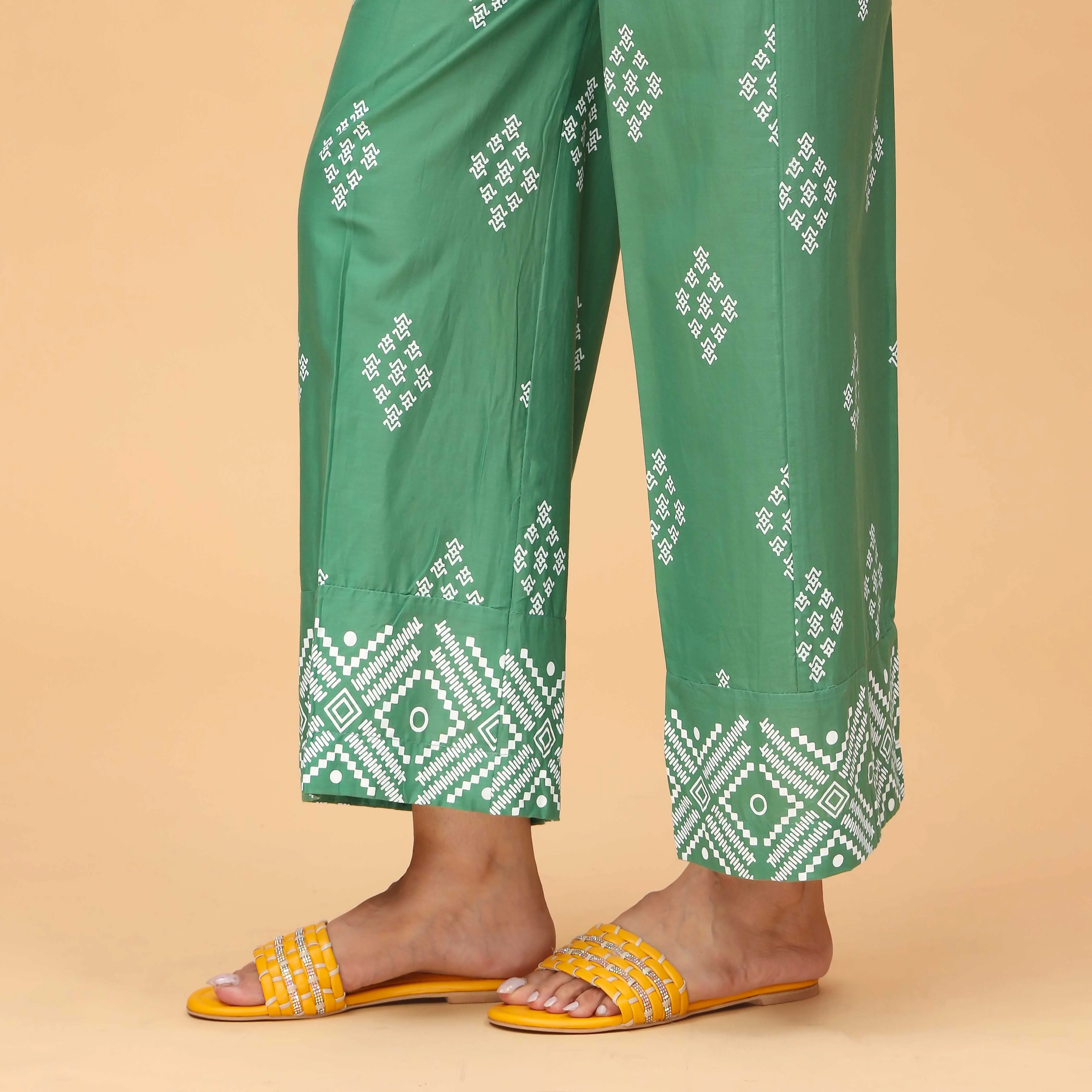 Green Straight Fit Embellished Cambric Trouser PS4510 - Image 2