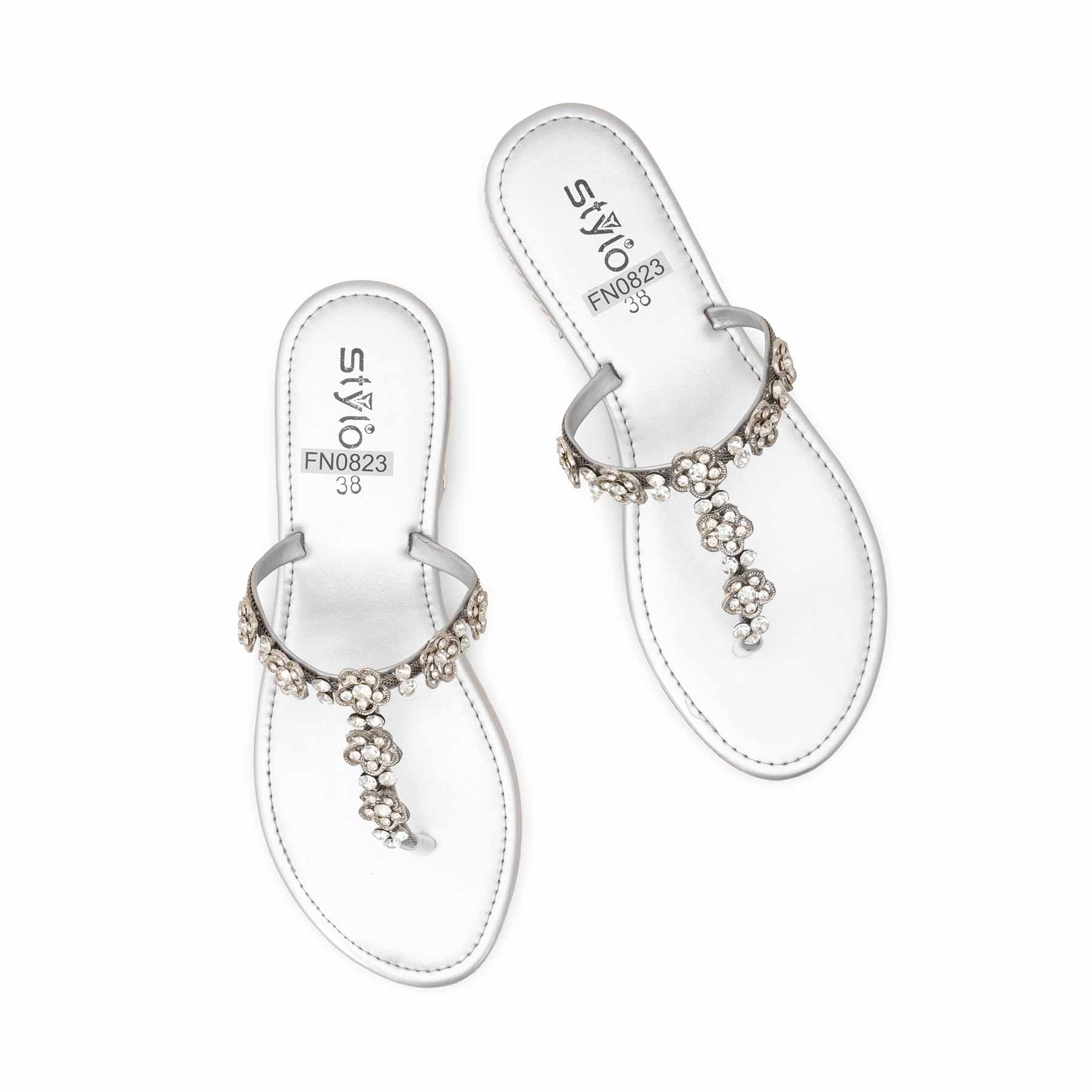 Silver Fancy Chappal For Women FN0823 - Image 5