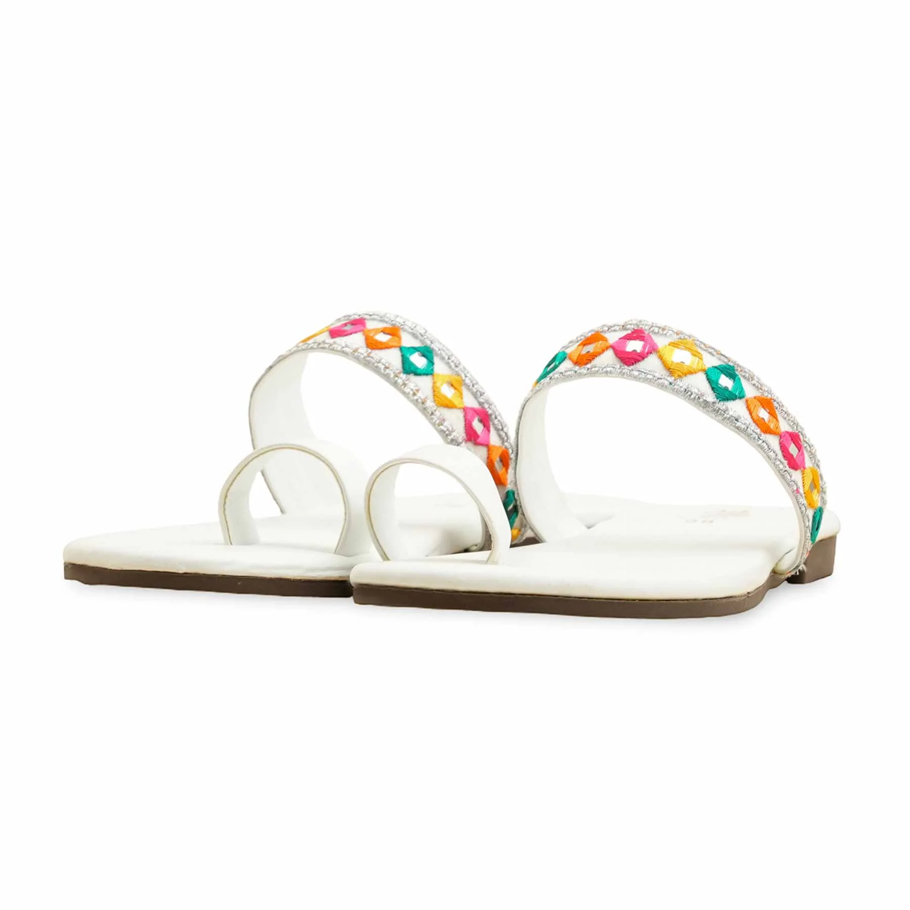 White Casual Chappal CL2110 - Image 3