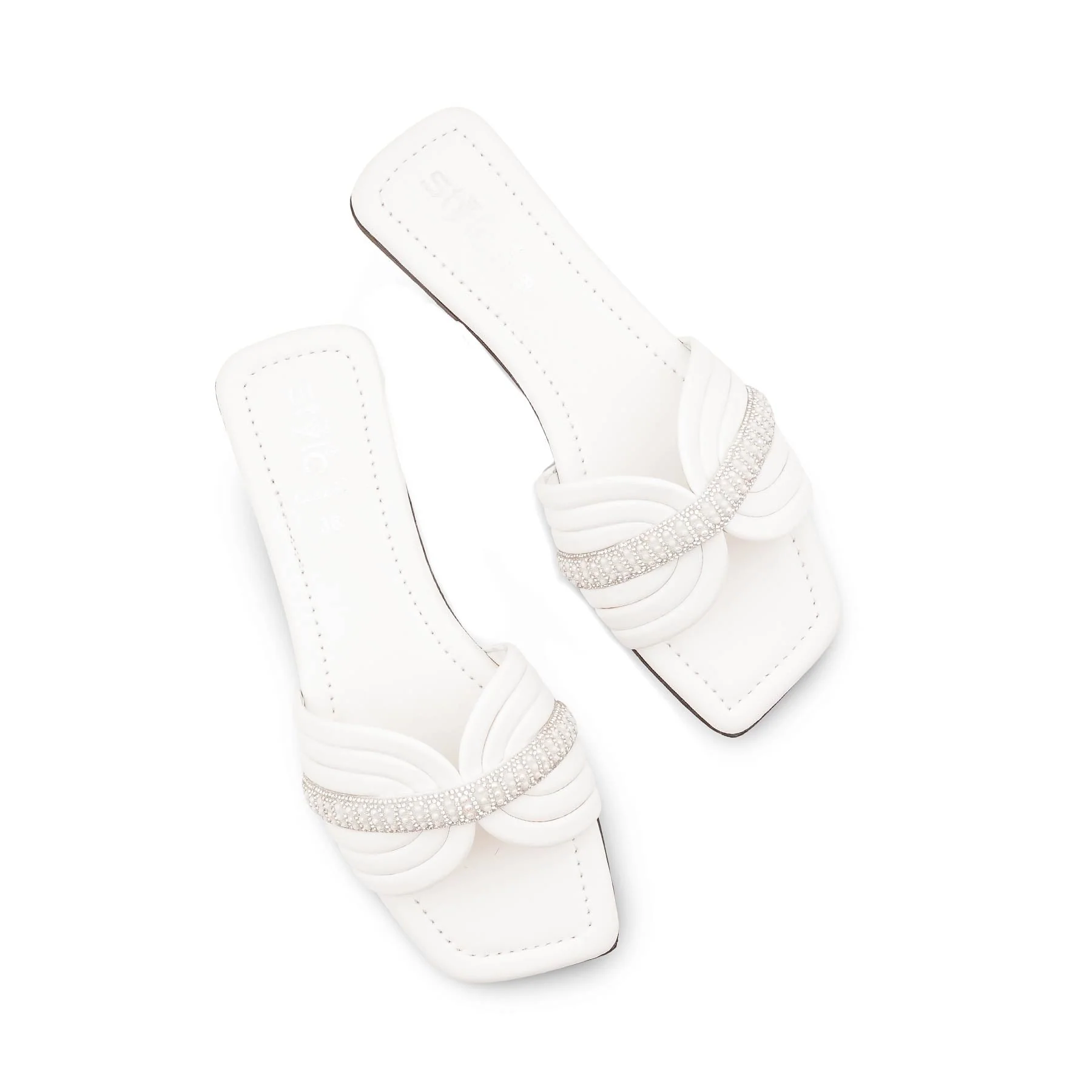 White Casual Slipper For Women CL2247 - Image 5