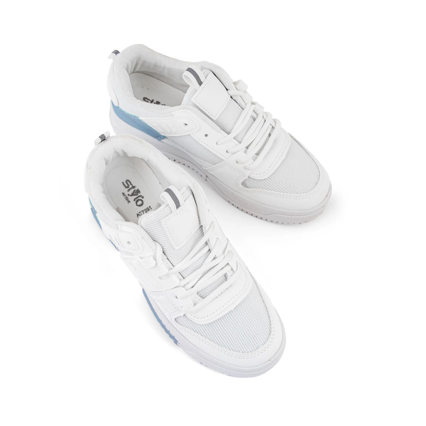 White Casual Sneaker AT7391 - Image 4