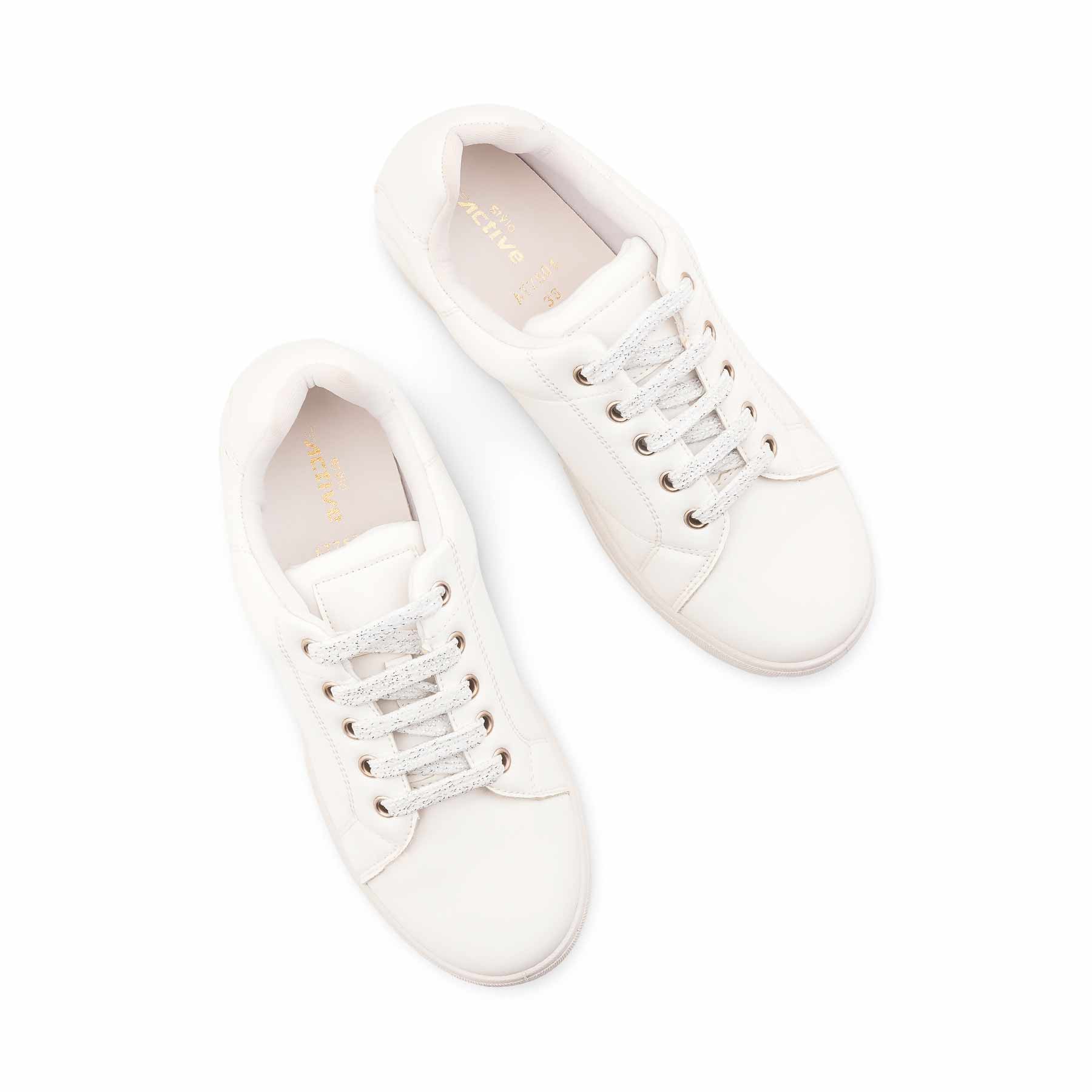 White Casual Sneaker For Women AT7501 - Image 5