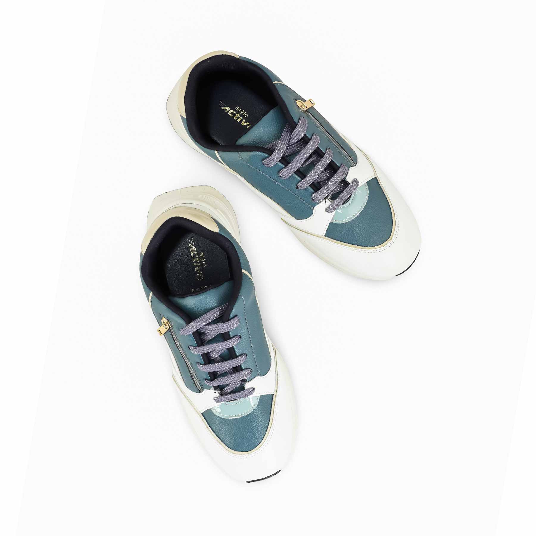 White Casual Women Sneaker AT7361 - Image 4