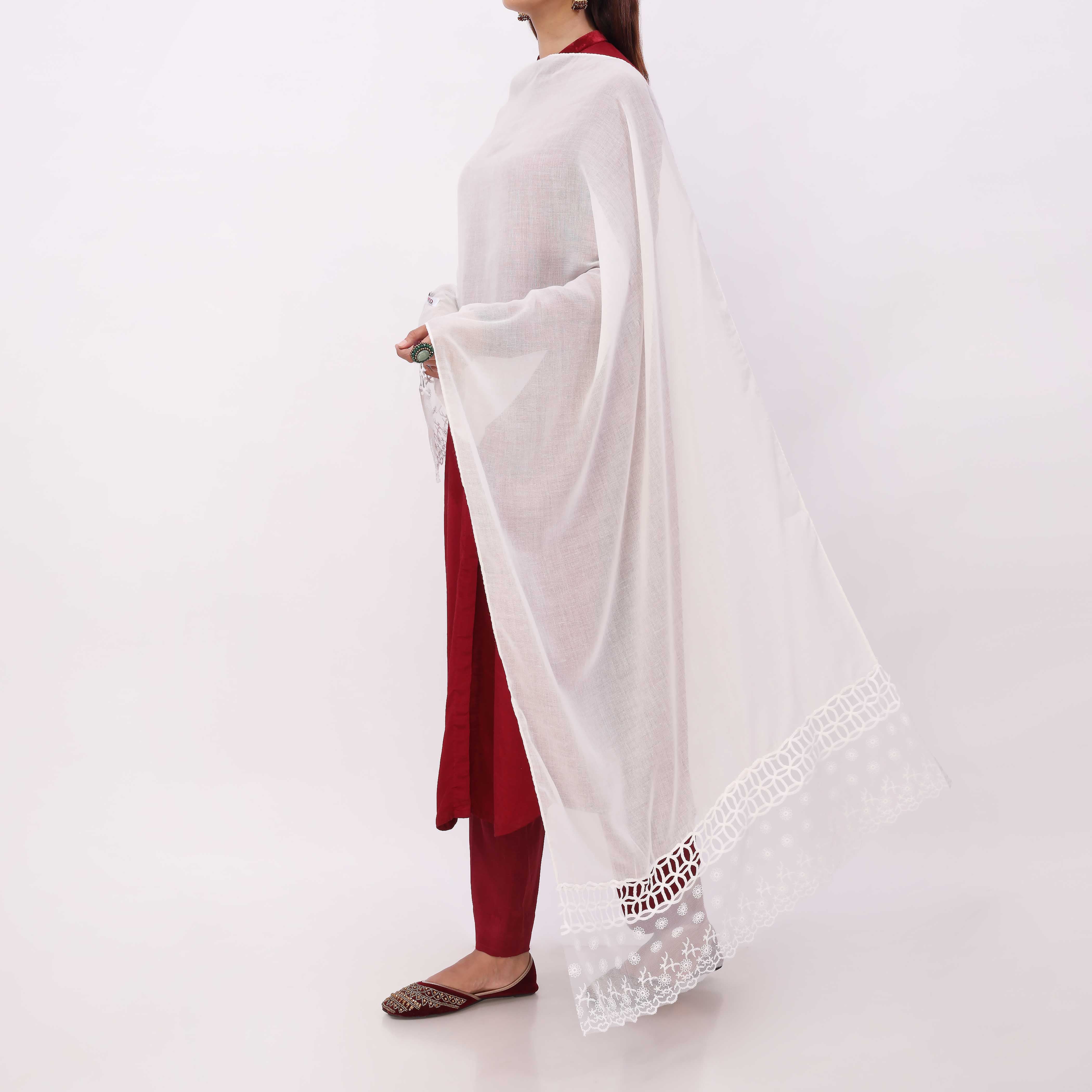White Embroidered Stole PD5341 - Image 3