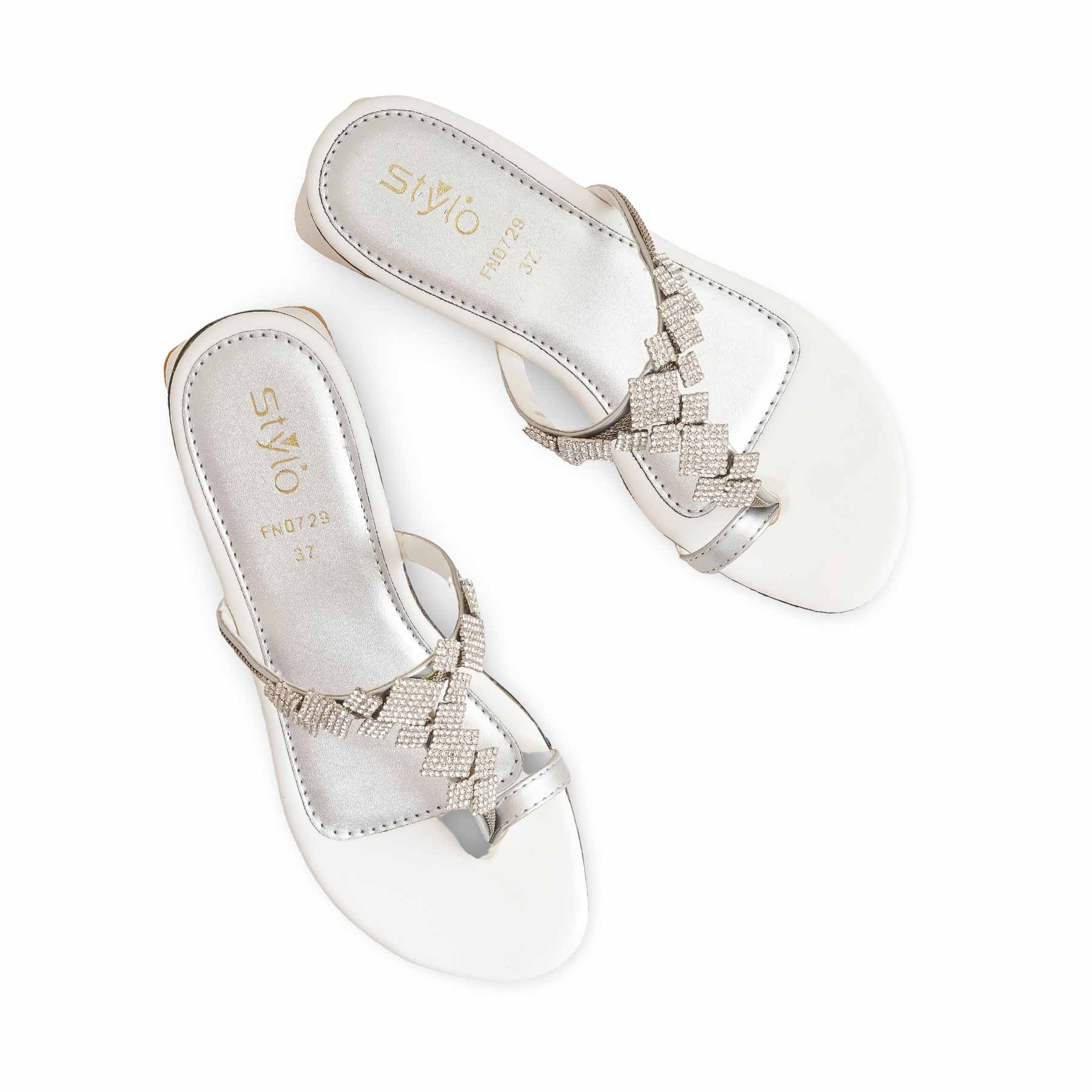 White Fancy Chappal For Ladies FN0729 - Image 4