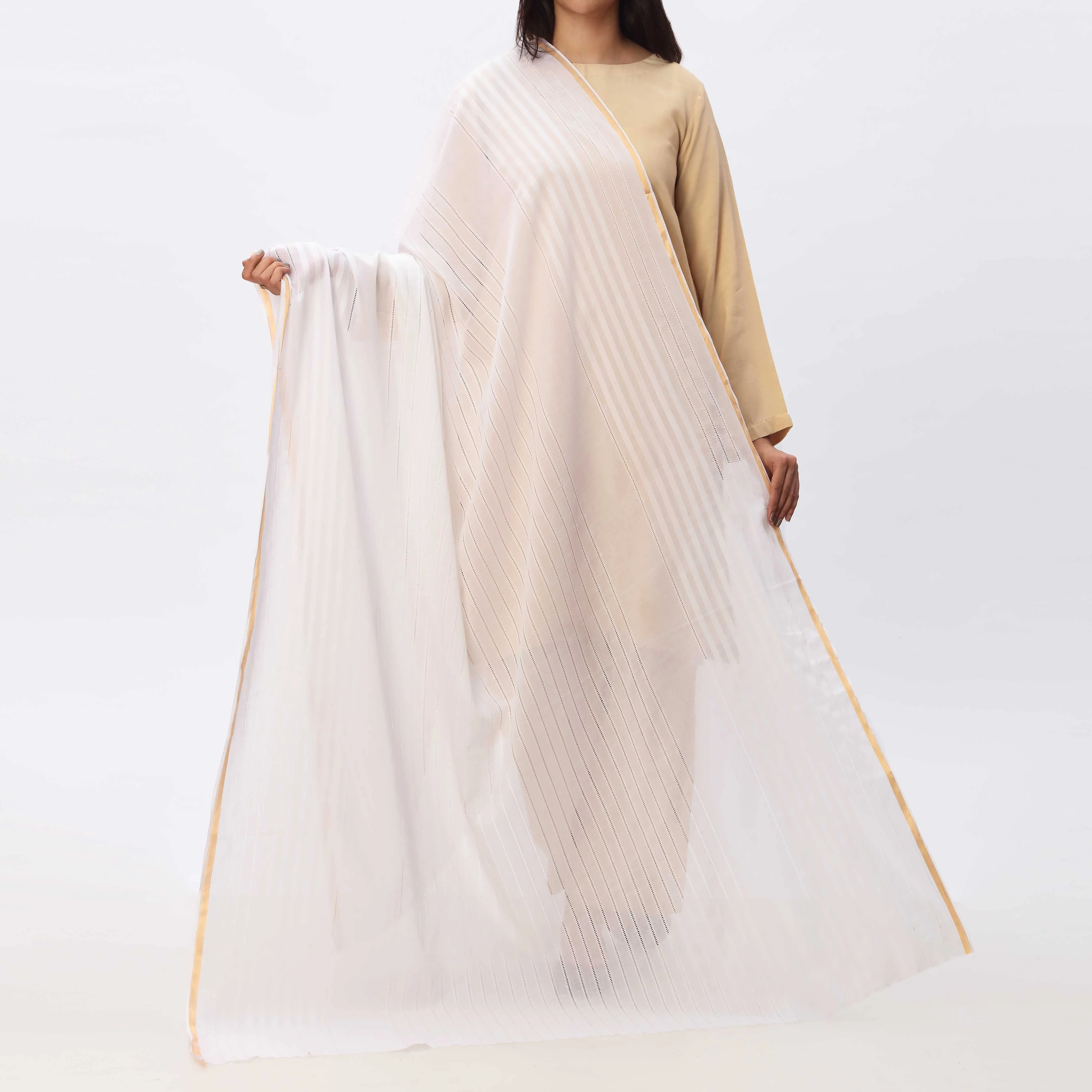 White Tarkashi Broshia Lawn Dupatta PS3776