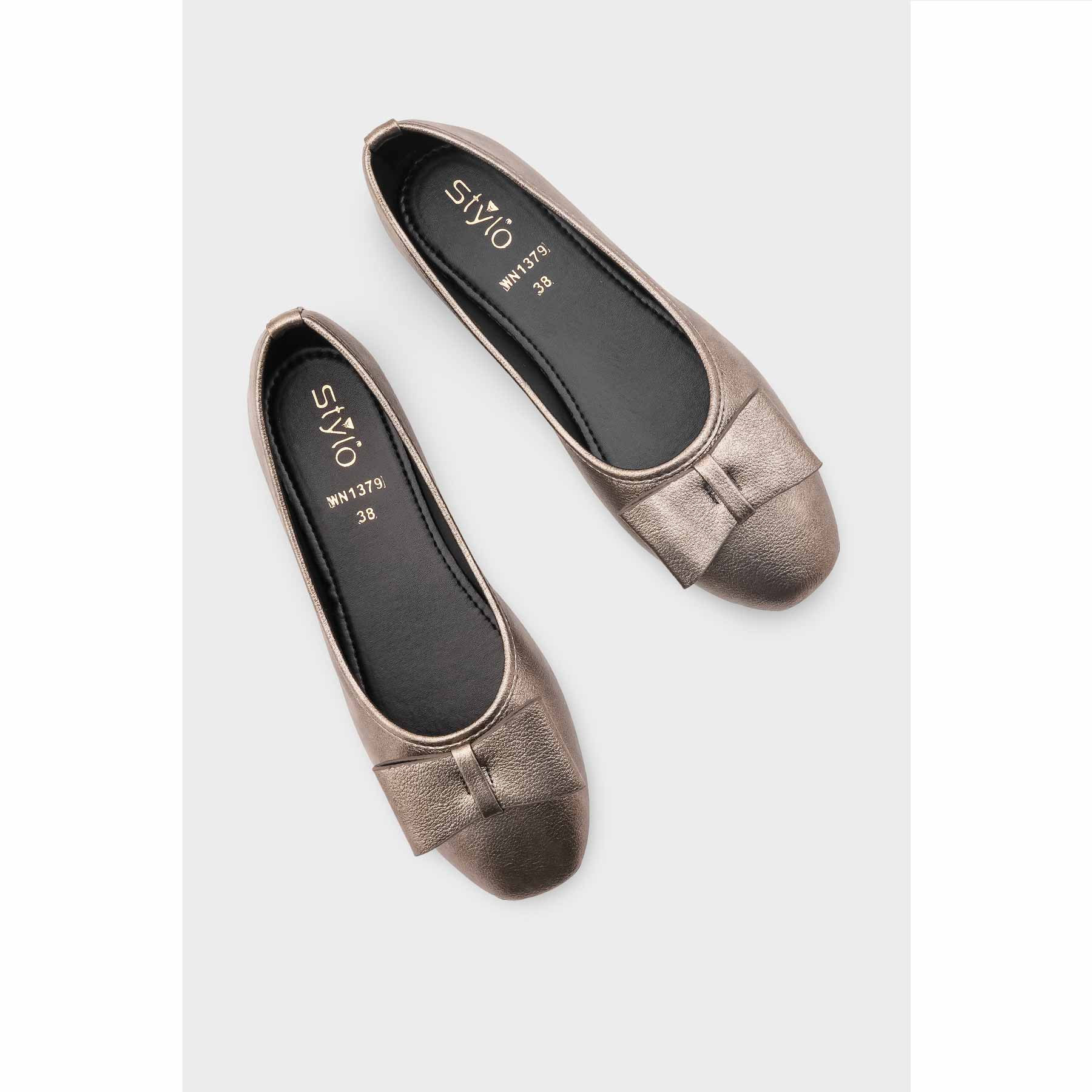 Women Formal Pumps - WN137907 - Image 5
