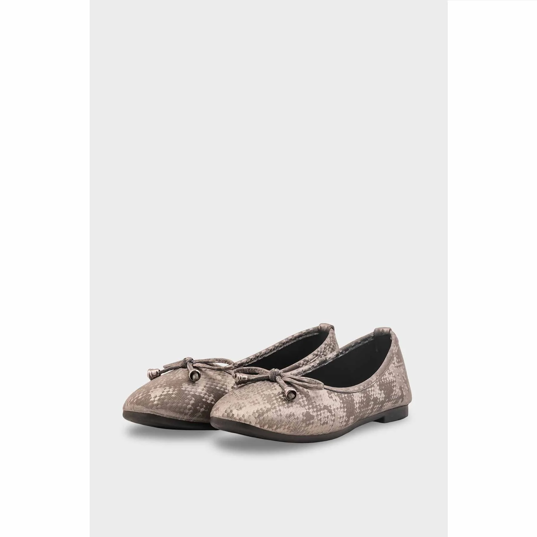 Women Formal Pumps - WN138207 - Image 3